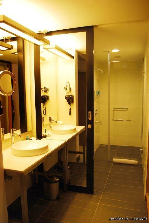 Aloft Coimbatore Singanallur Room photo